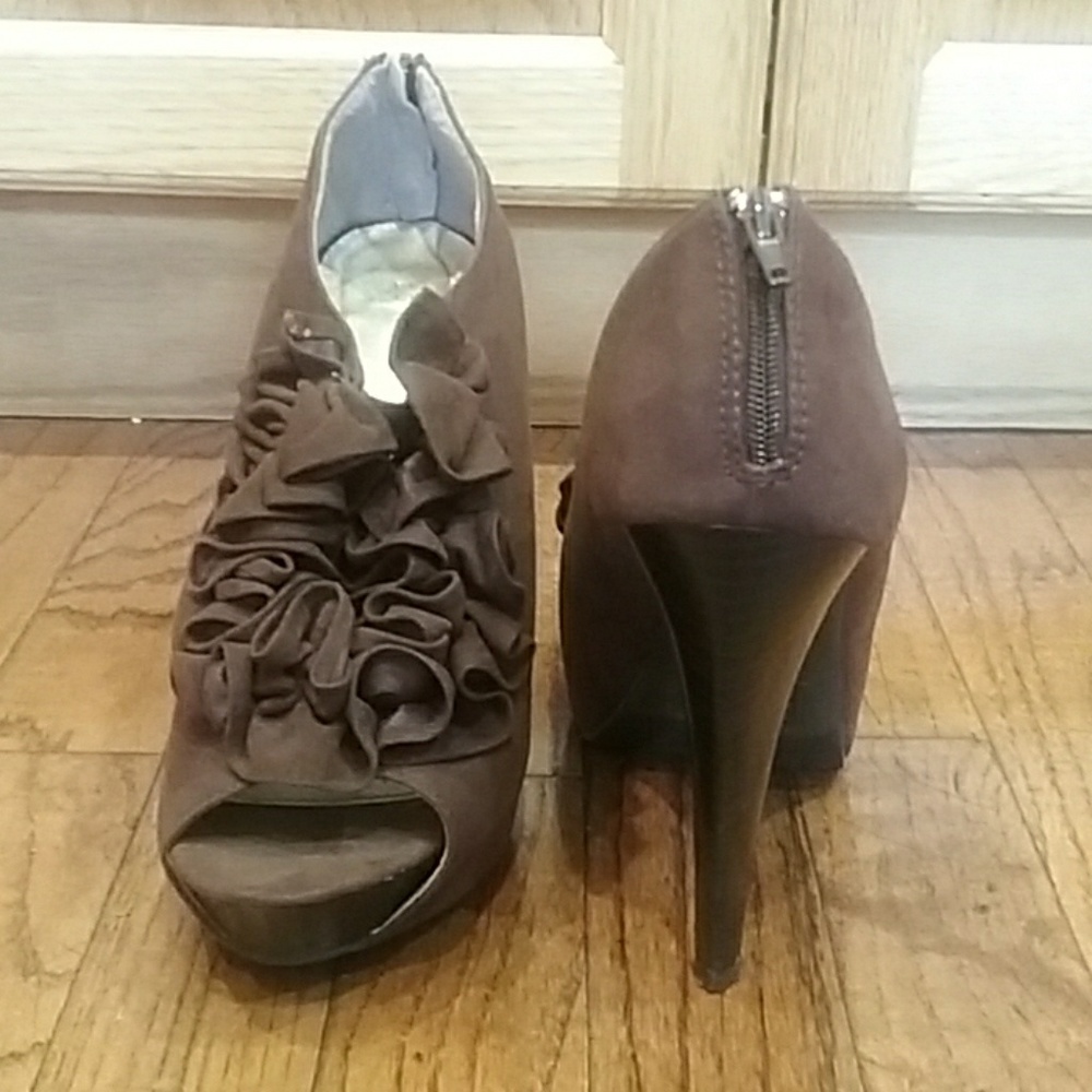 Body Central Brown Heels
